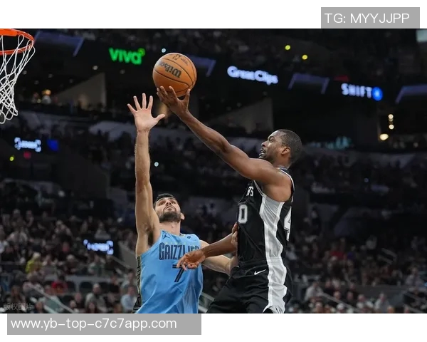 福克斯盛赞巴恩斯进攻表现认为其对球队至关重要 福克斯盛赞巴恩斯进攻表现认为其对球队至关重要