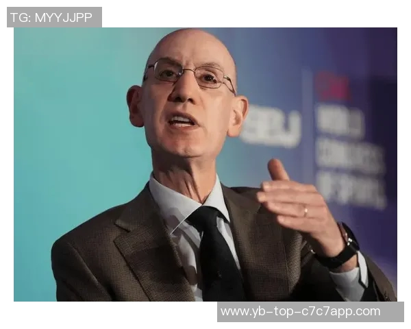 即将步入而立之年的西蒙斯钓鱼是否在为重返联盟做好准备