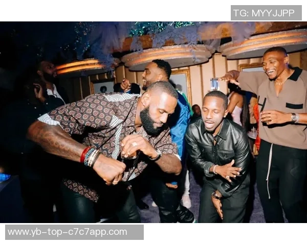 勒布朗分享与妻子同居的独特体验与家庭背景的深刻联系