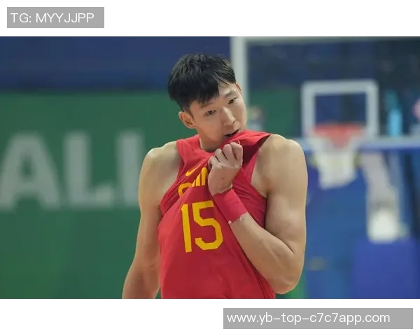 周琦内线强攻首开记录展现实力随即再度发力制造杀伤